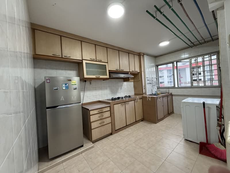 617 Hougang Avenue 8, 617 Hougang Avenue 8, 3 Bedrooms, 884 sqft, HDB Flat For Rent, by Amber Wang, 500118226 - Kitchen - PropertyGuru.com.sg