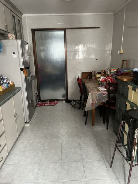 361 Bukit Batok Street 31, 361 Bukit Batok Street 31, 2 Bedrooms, 732 sqft, HDB Flat For Sale, by Robert Tan, 500118259 - Kitchen - PropertyGuru.com.sg