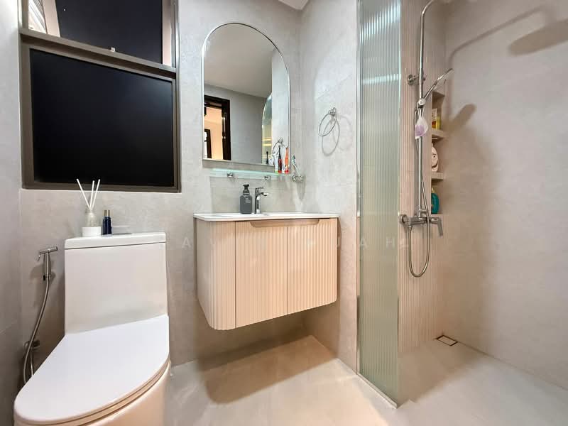 The Inflora, 57 Flora Drive, 2 Bedrooms, 818 sqft, Condominium For Sale, by Kavin Kuah, 500118261 - Bathroom - PropertyGuru.com.sg