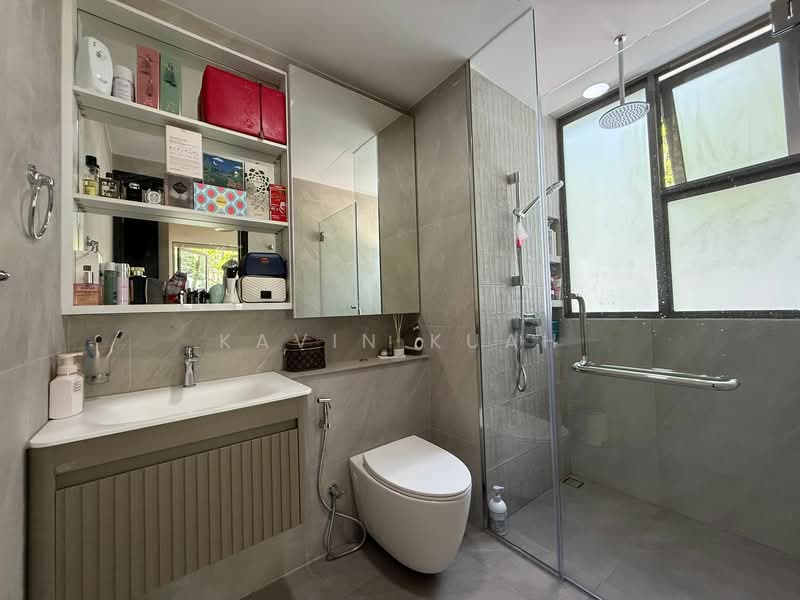 The Inflora, 57 Flora Drive, 2 Bedrooms, 818 sqft, Condominium For Sale, by Kavin Kuah, 500118261 - Bathroom - PropertyGuru.com.sg