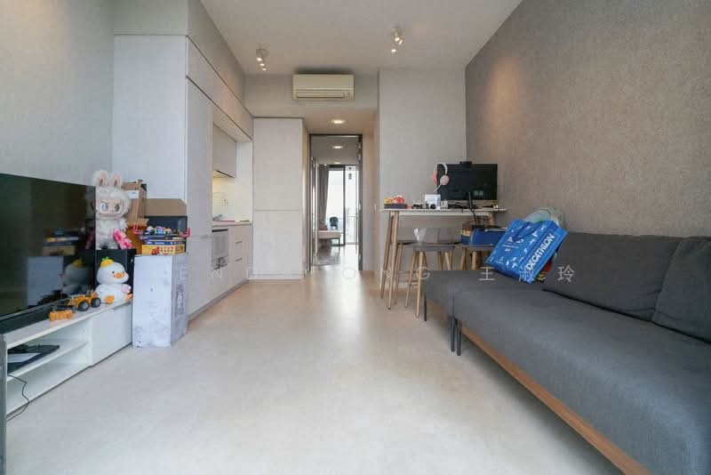 Fulcrum, 33 Fort Road, 2 Bedrooms, 829 sqft, Condominium For Sale, by Brenda Ong 王淑玲, 500118274 - Living Room - PropertyGuru.com.sg