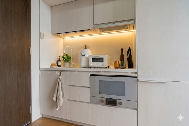 Fulcrum, 33 Fort Road, 2 Bedrooms, 829 sqft, Condominium For Sale, by Brenda Ong 王淑玲, 500118274 - Kitchen - PropertyGuru.com.sg