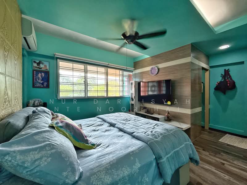 558 Jurong West Street 42, 558 Jurong West Street 42, 4 Bedrooms, 1,615 sqft, HDB Flat For Sale, by Nur Darwisyah Binte Noor Haidi (Wiwi), 500118290 - Bedroom - PropertyGuru.com.sg