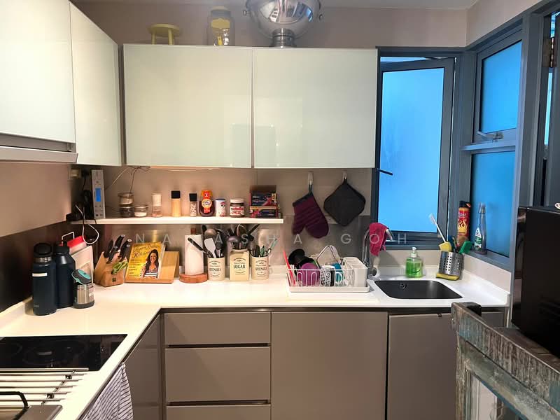 The Sixth Avenue Residences, 168 Sixth Avenue, 3 Bedrooms, 1,582 sqft, Condominium For Rent, by Natasha Goh, 500118292 - Kitchen - PropertyGuru.com.sg