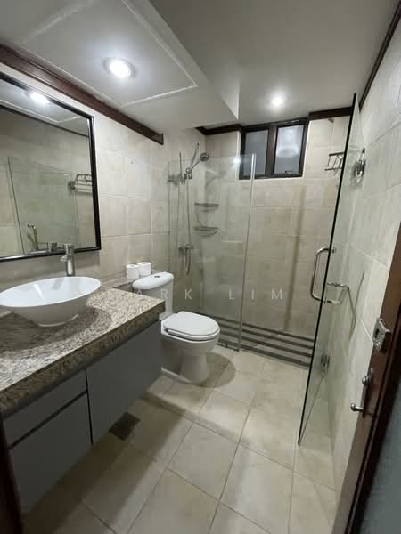 Kensington Park, 12 Kensington Park Drive, 3 Bedrooms, 1,249 sqft, Condominium For Rent, by Mark LIM, 500118301 - Bathroom - PropertyGuru.com.sg