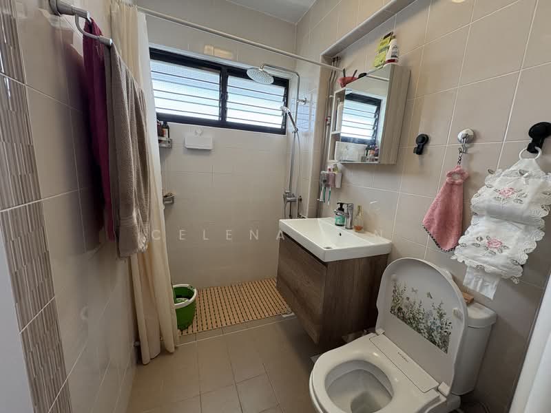 620 Ang Mo Kio Avenue 9, 620 Ang Mo Kio Avenue 9, 3 Bedrooms, 1,302 sqft, HDB Flat For Sale, by Celena Tan, 500118308 - Bathroom - PropertyGuru.com.sg