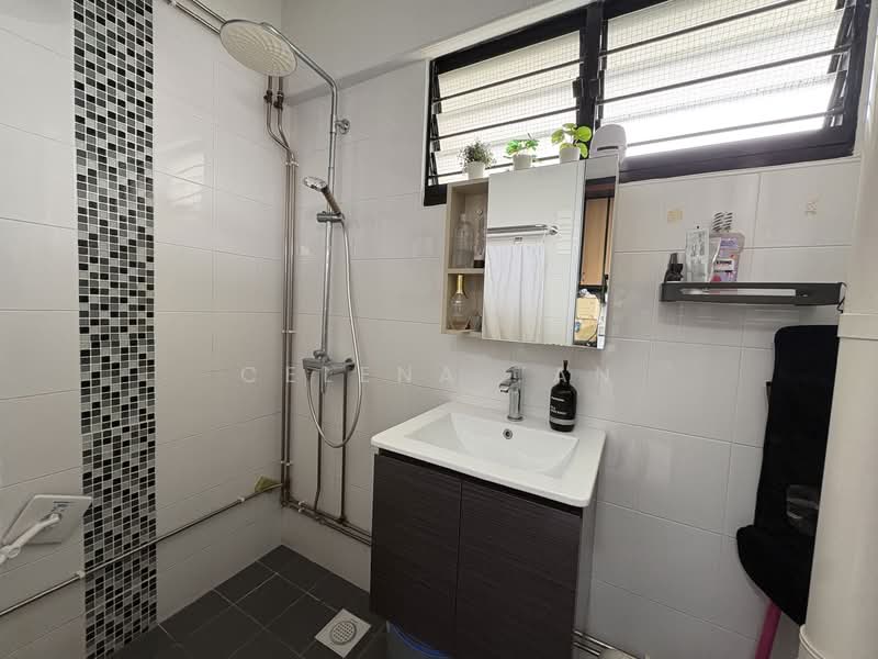 620 Ang Mo Kio Avenue 9, 620 Ang Mo Kio Avenue 9, 3 Bedrooms, 1,302 sqft, HDB Flat For Sale, by Celena Tan, 500118308 - Bathroom - PropertyGuru.com.sg
