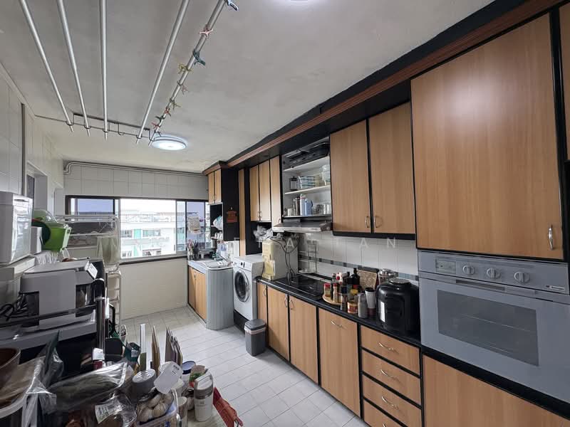 620 Ang Mo Kio Avenue 9, 620 Ang Mo Kio Avenue 9, 3 Bedrooms, 1,302 sqft, HDB Flat For Sale, by Celena Tan, 500118308 - Kitchen - PropertyGuru.com.sg