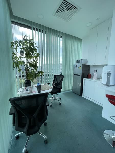 Vision Exchange, 2 Venture Drive, 1,539 sqft, Office For Rent, by Mark LIM, 500118310 - Kitchen - CommercialGuru.com.sg