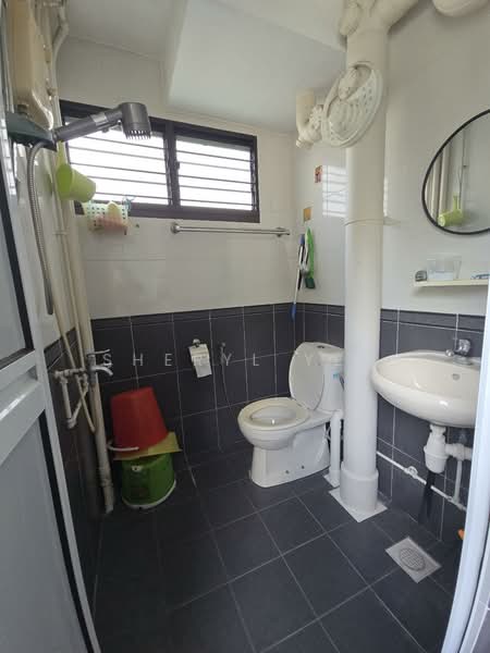 751 Yishun Street 72, 751 Yishun Street 72, Room Rental, 130 sqft, HDB Flat For Rent, by Sheryl Yeo, 500118347 - Bathroom - PropertyGuru.com.sg