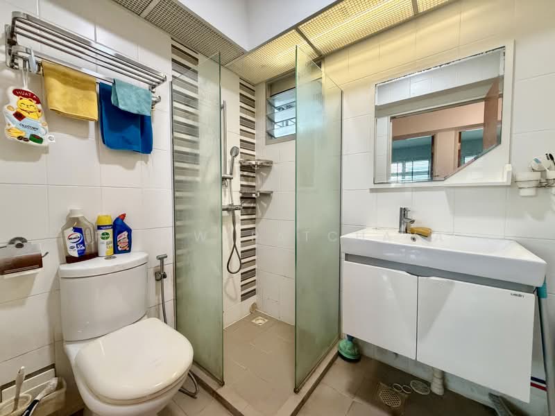504D Yishun Street 51, 504D Yishun Street 51, 3 Bedrooms, 990 sqft, HDB Flat For Sale, by Pan Waratchaya, 500118350 - Common Toilet - PropertyGuru.com.sg