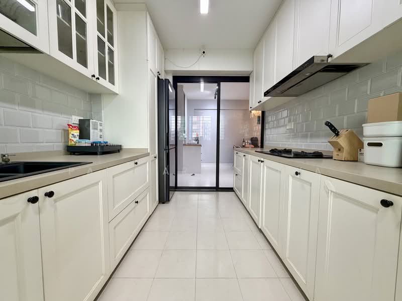 504D Yishun Street 51, 504D Yishun Street 51, 3 Bedrooms, 990 sqft, HDB Flat For Sale, by Pan Waratchaya, 500118350 - Kitchen - PropertyGuru.com.sg
