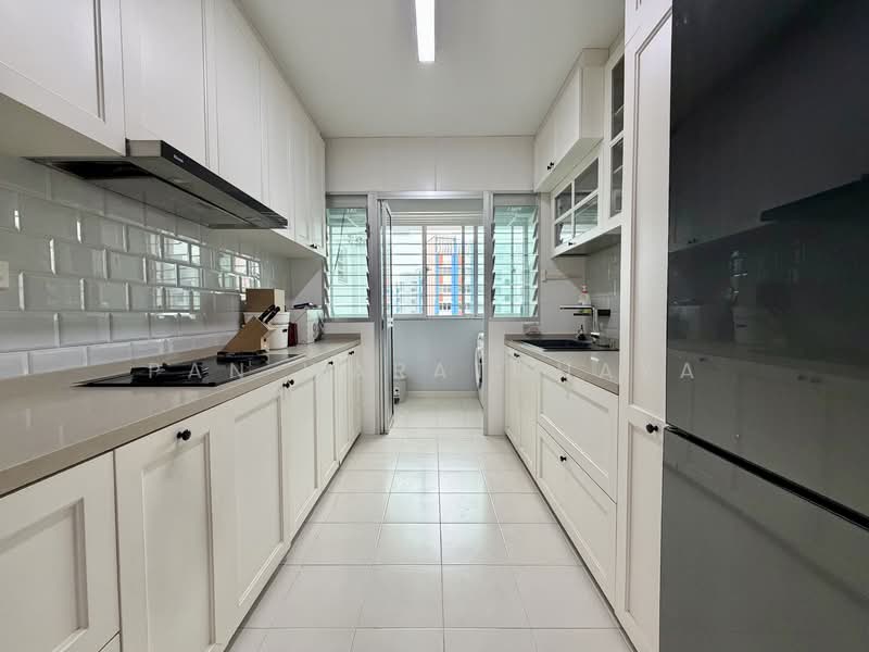 504D Yishun Street 51, 504D Yishun Street 51, 3 Bedrooms, 990 sqft, HDB Flat For Sale, by Pan Waratchaya, 500118350 - Kitchen - PropertyGuru.com.sg