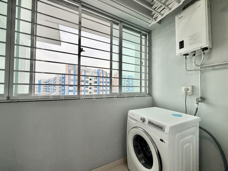 504D Yishun Street 51, 504D Yishun Street 51, 3 Bedrooms, 990 sqft, HDB Flat For Sale, by Pan Waratchaya, 500118350 - Service Yard - PropertyGuru.com.sg