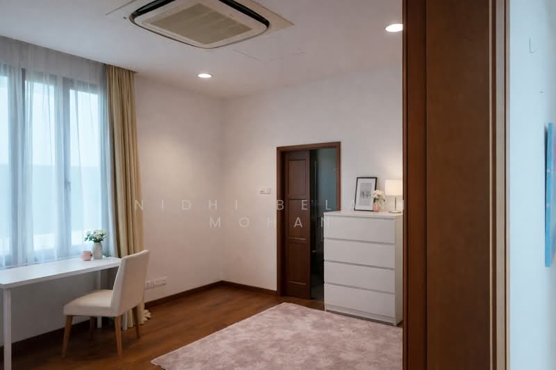 Renovated Baliness Style Detached Home | DISTRICT 10, , 6 Bedrooms, 6,017 sqft, Detached House For Sale, by Nidhi Belani Mohan, 500118351 - Bedroom - PropertyGuru.com.sg
