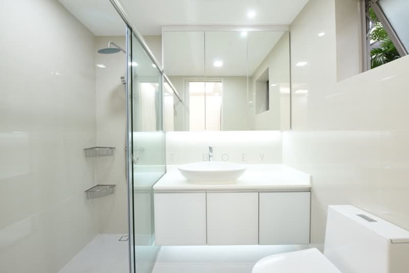 Nassim Jade, 3 Nassim Road, 4 Bedrooms, 2,400 sqft, Condominium For Rent, by Kat Boey, 500118362 - Bathroom - PropertyGuru.com.sg