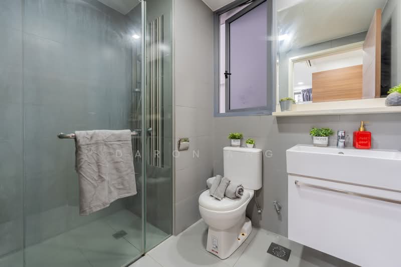 Arc at Tampines, 9 Tampines Avenue 8, 2 Bedrooms, 807 sqft, Executive Condominium For Sale, by Daron Ang, 500118365 - Master Bathroom - #PropertyPartners - PropertyGuru.com.sg