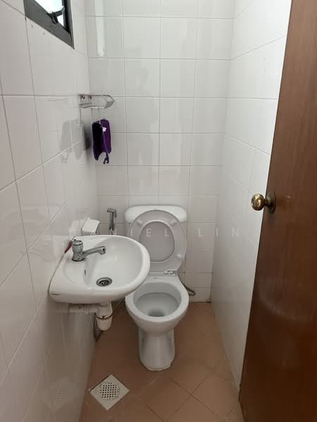 Chestervale, 37 Bangkit Road, 3 Bedrooms, 1,410 sqft, Condominium For Sale, by Daniel Lin, 500118367 - Bathroom - PropertyGuru.com.sg