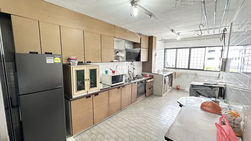 219 Jurong East Street 21, 219 Jurong East Street 21, 3 Bedrooms, 979 sqft, HDB Flat For Sale, by KC Chong, 500118373 - Kitchen - PropertyGuru.com.sg