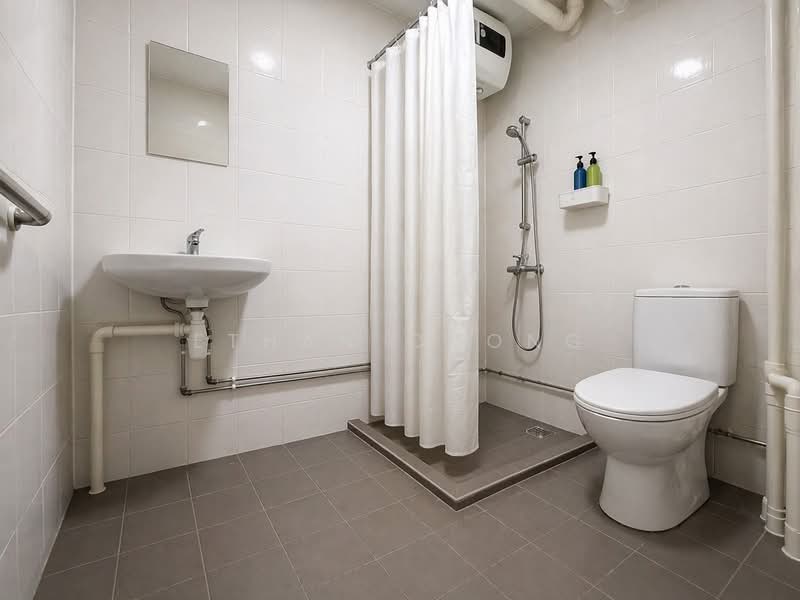 122 Bukit Batok Central, 122 Bukit Batok Central, 4 Bedrooms, 1,560 sqft, HDB Flat For Sale, by Ethan Chong, 500118376 - Bathroom - PropertyGuru.com.sg