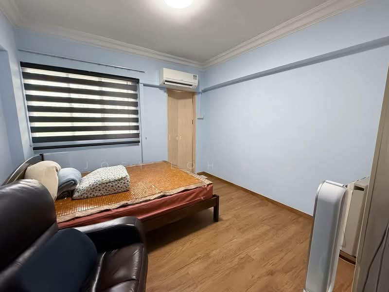 101 Tampines Street 11, 101 Tampines Street 11, 2 Bedrooms, 850 sqft, HDB Flat For Sale, by Joey Loh 罗雪慧, 500118378 - Master Bedroom - PropertyGuru.com.sg