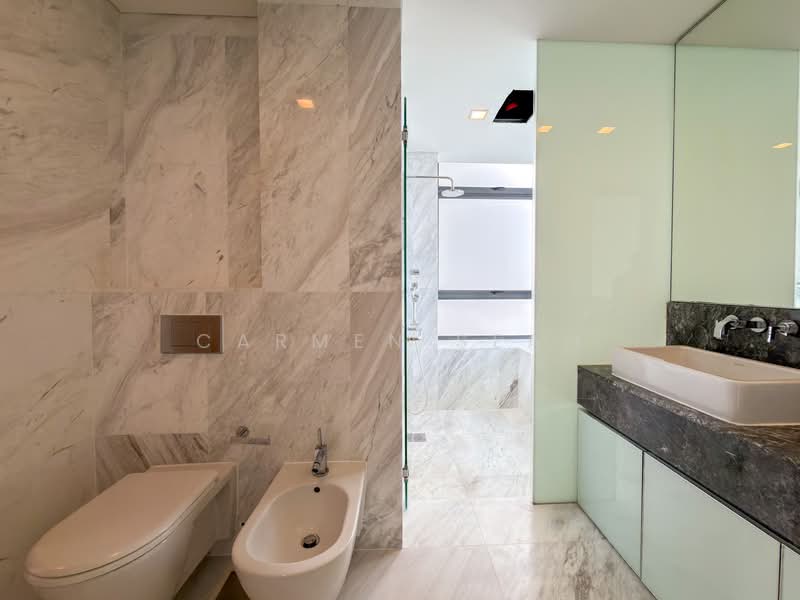 Skypark @ Somerset, 22 Saint Thomas Walk, 4 Bedrooms, 3,347 sqft, Apartment For Rent, by Carmen Seah, 500118381 - Bathroom - PropertyGuru.com.sg