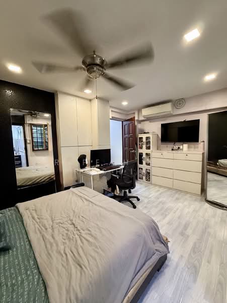 605 Bedok Reservoir Road, 605 Bedok Reservoir Road, 3 Bedrooms, 1,302 sqft, HDB Flat For Sale, by Rafeah Bt Rashid, 500118384 - Bedroom - PropertyGuru.com.sg