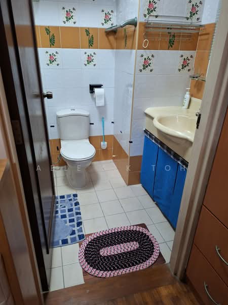 403C Fernvale Lane, 403C Fernvale Lane, Room Rental, 150 sqft, HDB Flat For Rent, by Able S.K Toh, 500118389 - Bathroom - PropertyGuru.com.sg