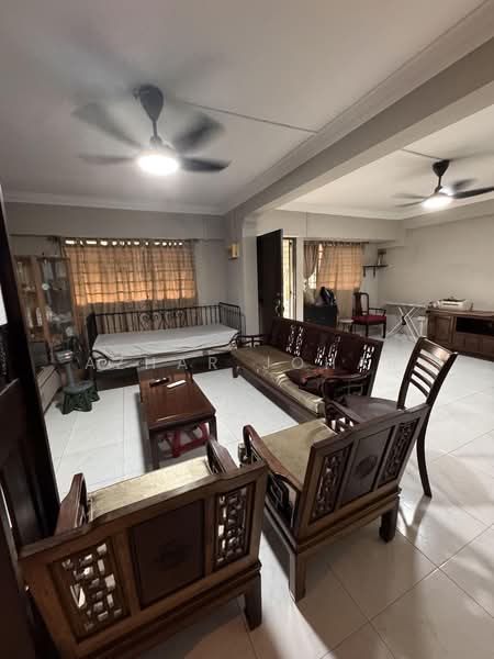 407 Pandan Gardens, 407 Pandan Gardens, 3 Bedrooms, 1,130 sqft, HDB Flat For Rent, by Azhar Johar, 500118411 - Living Room - PropertyGuru.com.sg