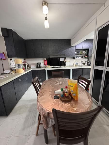 407 Pandan Gardens, 407 Pandan Gardens, 3 Bedrooms, 1,130 sqft, HDB Flat For Rent, by Azhar Johar, 500118411 - Kitchen - PropertyGuru.com.sg
