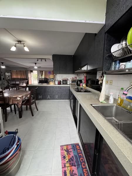 407 Pandan Gardens, 407 Pandan Gardens, 3 Bedrooms, 1,130 sqft, HDB Flat For Rent, by Azhar Johar, 500118411 - Kitchen - PropertyGuru.com.sg