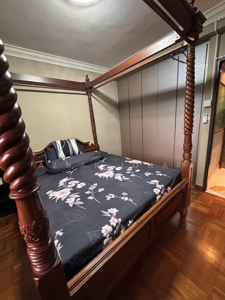 407 Pandan Gardens, 407 Pandan Gardens, 3 Bedrooms, 1,130 sqft, HDB Flat For Rent, by Azhar Johar, 500118411 - Master Bedroom - PropertyGuru.com.sg