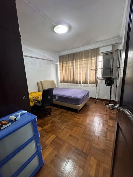 407 Pandan Gardens, 407 Pandan Gardens, 3 Bedrooms, 1,130 sqft, HDB Flat For Rent, by Azhar Johar, 500118411 - 2nd Bedroom - PropertyGuru.com.sg