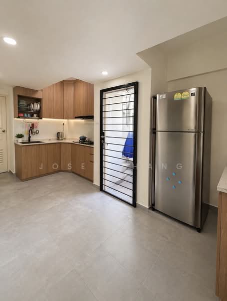 Escada View, 53 Lengkong Empat, 3 Bedrooms, 1,442 sqft, Condominium For Rent, by Josee Phang, 500118416 - Kitchen - PropertyGuru.com.sg