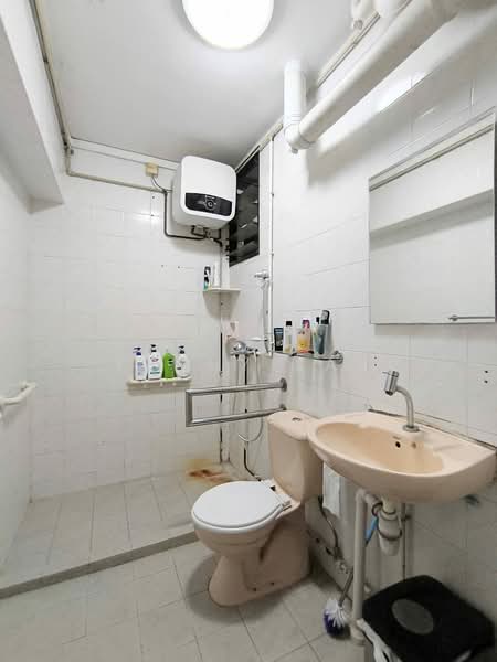 103B Depot Road, 103B Depot Road, Room Rental, 100 sqft, HDB Flat For Rent, by Kenny Kan, 500118421 - Bathroom - PropertyGuru.com.sg