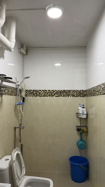 660 Woodlands Ring Road, 660 Woodlands Ring Road, 3 Bedrooms, 1,303 sqft, HDB Flat For Sale, by Hamzah Salleh, 500118438 - Bathroom - PropertyGuru.com.sg