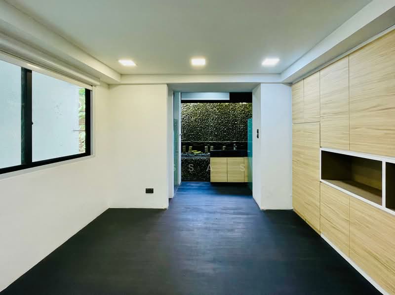 Renovated East Facing 3.5 Storey Inter-Terrace with Lift Conveniently Located, , 4 Bedrooms, 3,195 sqft, Terraced House For Sale, by Marissa Soh, 500118450 - Interior - PropertyGuru.com.sg