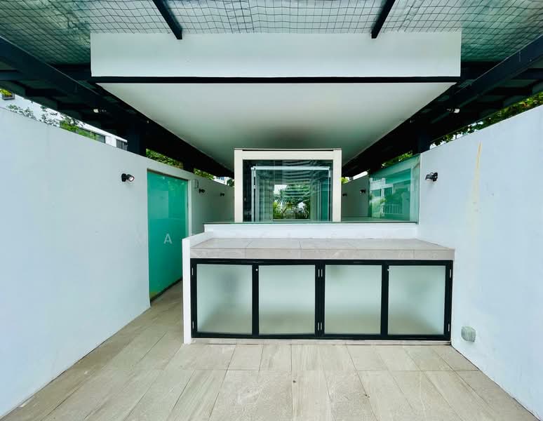 Renovated East Facing 3.5 Storey Inter-Terrace with Lift Conveniently Located, , 4 Bedrooms, 3,195 sqft, Terraced House For Sale, by Marissa Soh, 500118450 - Exterior - PropertyGuru.com.sg