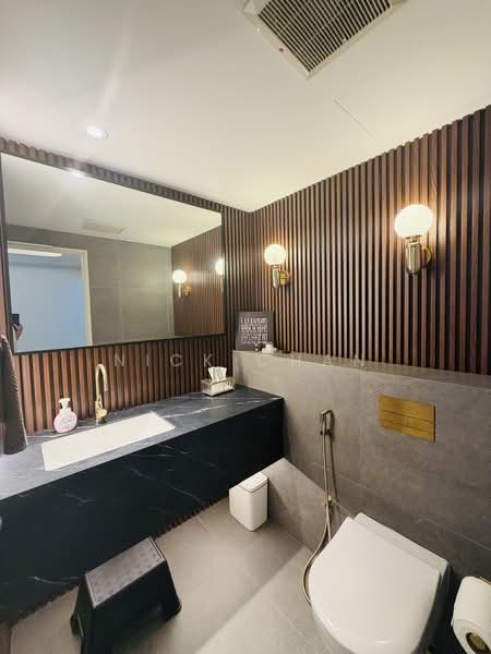 Chateau Le Fame, 51 Ewe Boon Road, 4 Bedrooms, 2,089 sqft, Apartment For Sale, by Nick Chan, 500118451 - Bathroom - PropertyGuru.com.sg