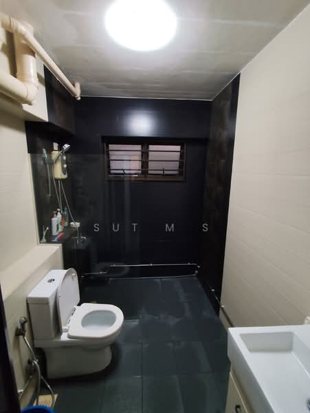 683D Woodlands Drive 62, 683D Woodlands Drive 62, 4 Bedrooms, 1,539 sqft, HDB Flat For Sale, by Sut M S, 500118457 - Bathroom - PropertyGuru.com.sg