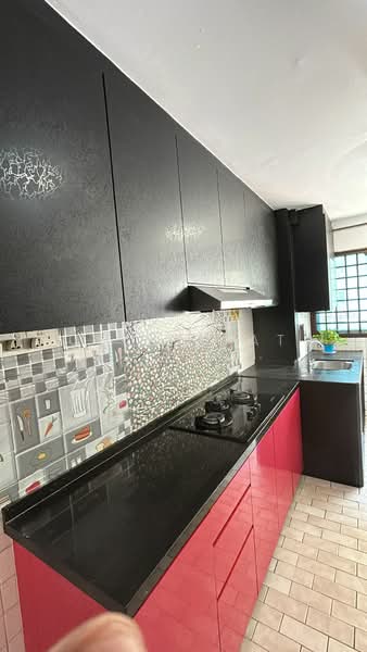 337 Woodlands Avenue 1, 337 Woodlands Avenue 1, 3 Bedrooms, 893 sqft, HDB Flat For Sale, by Uthirapathi Sowmya (Sowmya), 500118465 - Kitchen - PropertyGuru.com.sg