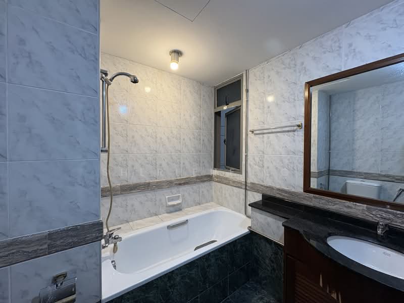 The Florida, 78 Hougang Avenue 7, 3 Bedrooms, 1,227 sqft, Condominium For Sale, by Sherlene Ng, 500118466 - Bathroom - PropertyGuru.com.sg