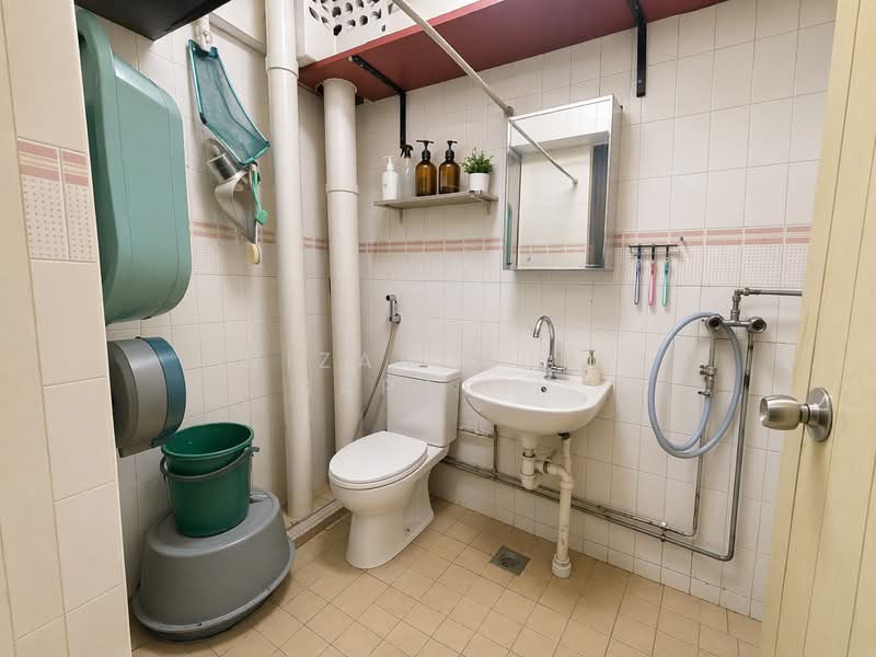 218 Choa Chu Kang Central, 218 Choa Chu Kang Central, 3 Bedrooms, 1,109 sqft, HDB Flat For Sale, by Nizam Adli Saparin, 500118472 - Bathroom - PropertyGuru.com.sg