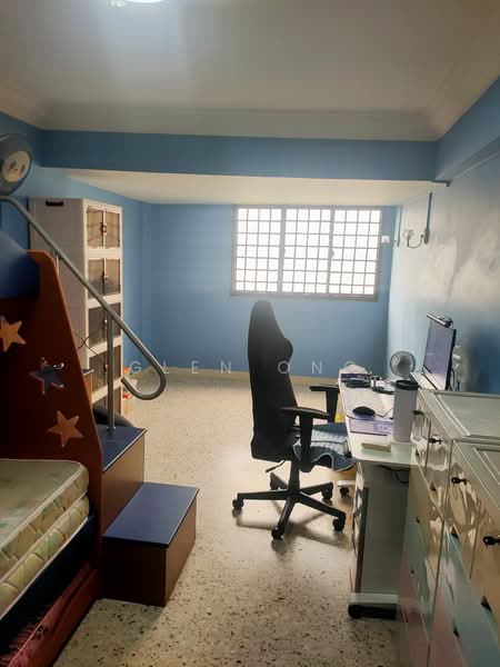 706 Yishun Avenue 5, 706 Yishun Avenue 5, 2 Bedrooms, 882 sqft, HDB Flat For Sale, by Glen Ong, 500118473 - Bedroom - PropertyGuru.com.sg