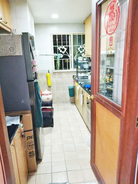 Yishun Emerald, 30 Canberra Drive, 2 Bedrooms, 1,033 sqft, Condominium For Sale, by Angeline Lee, 500118482 - Kitchen - PropertyGuru.com.sg