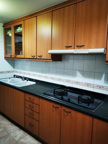 Eastvale, 31 Pasir Ris Drive 3, 3 Bedrooms, 1,194 sqft, Condominium For Rent, by Chester Teo, 500118489 - Kitchen - PropertyGuru.com.sg