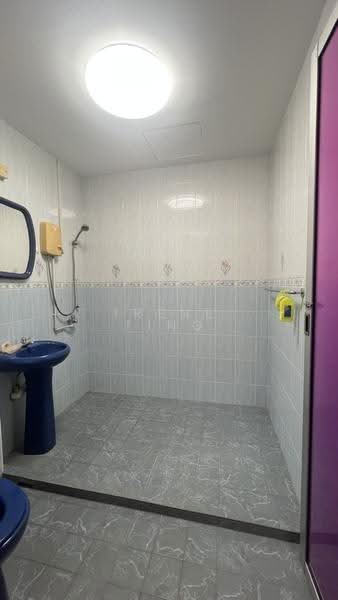 Balestier Point, 279 Balestier Road, Balestier / Toa Payoh, 3 Bedrooms, 1,184 sqft, Apartment For Rent, by Irene Ting, 500118531 - Master Bathroom - PropertyGuru.com.sg