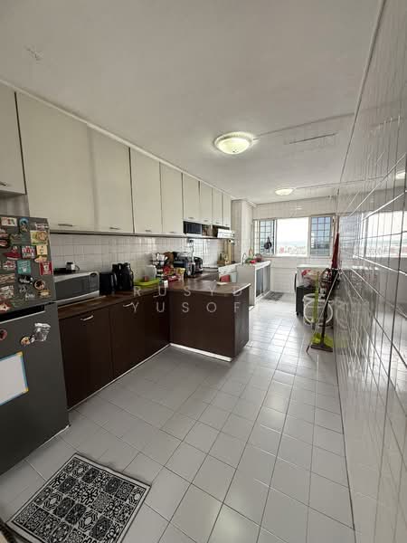 716 Yishun Street 71, 716 Yishun Street 71, 3 Bedrooms, 893 sqft, HDB Flat For Sale, by Rusydi Yusoff, 500118533 - Kitchen - PropertyGuru.com.sg