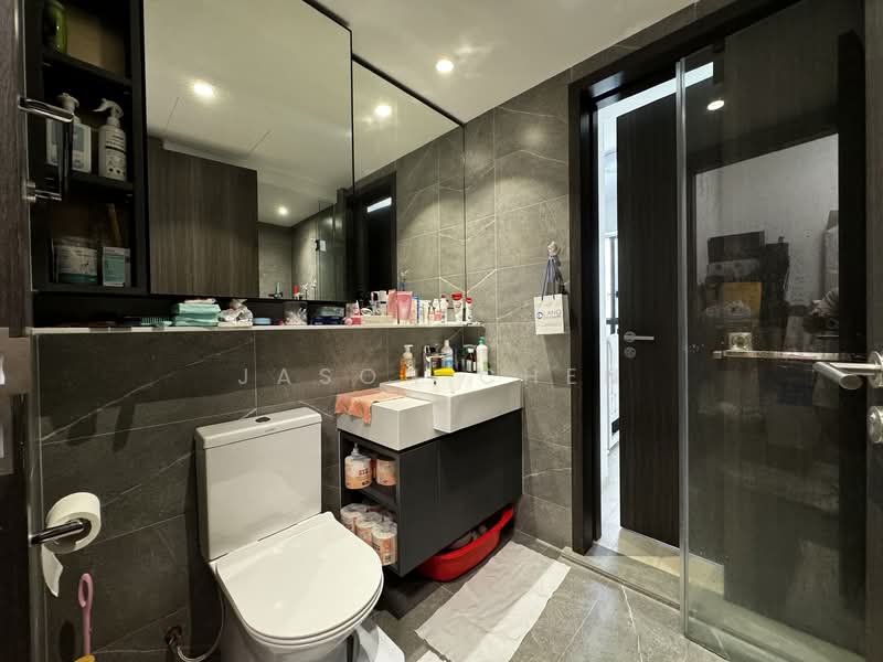 Riverfront Residences, 41 Hougang Avenue 7, Studio, 517 sqft, Condominium For Sale, by Jason Chen, 500118571 - Bathroom - PropertyGuru.com.sg