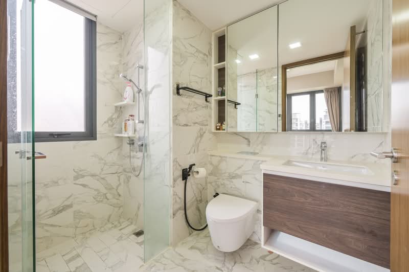 Parc Botannia, 10 Fernvale Street, 3 Bedrooms, 980 sqft, Condominium For Sale, by Gwendolyn Ow, 500118597 - Bathroom - PropertyGuru.com.sg